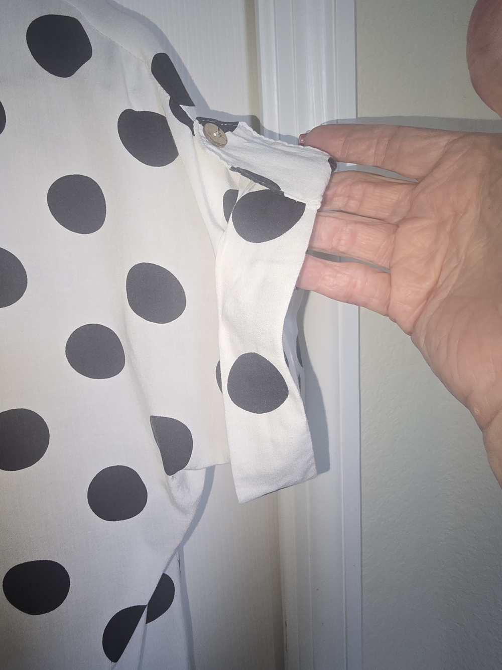 Polka Dot Short-Sleeve Button-Up Shirt - Black/White - Picture 5 of 9
